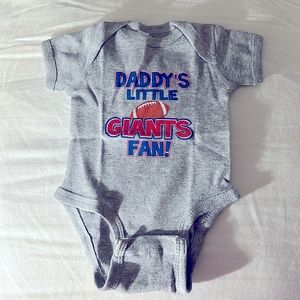New born onesie. daddy’s little giants fan.
